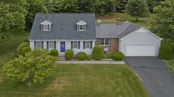 11 Old Farm Rd, Palmer, MA 01069