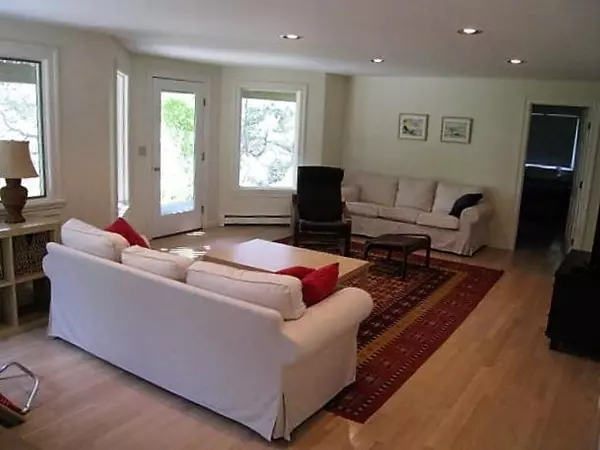 Wellfleet, MA 02667,30 Cove View Road