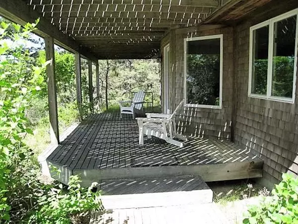 Wellfleet, MA 02667,30 Cove View Road