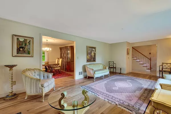 Acton, MA 01720,8 Madison Lane