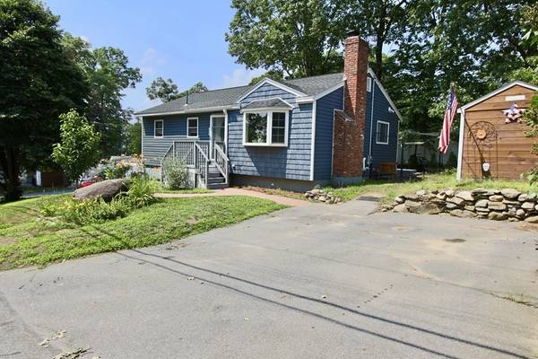 263 Passaconaway Dr, Dracut, MA 01826