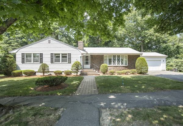 8 Pasture Rd, Beverly, MA 01915