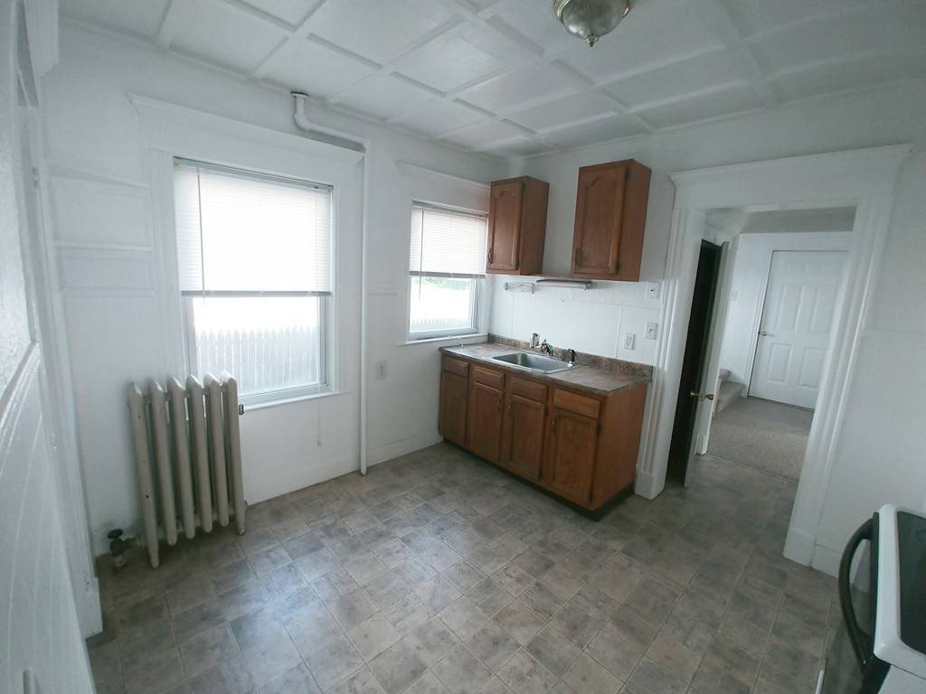 Westfield, MA 01085,163 Main St