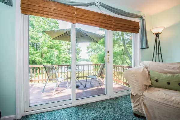 Hubbardston, MA 01452,9 S Cove Rd #9