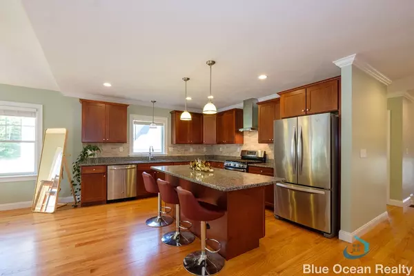 Westford, MA 01886,10 Commodore Way