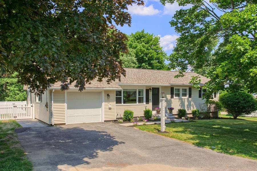 4 Buckman Drive, Chelmsford, MA 01824