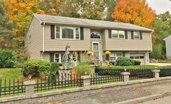 6 Boylston St, Randolph, MA 02368