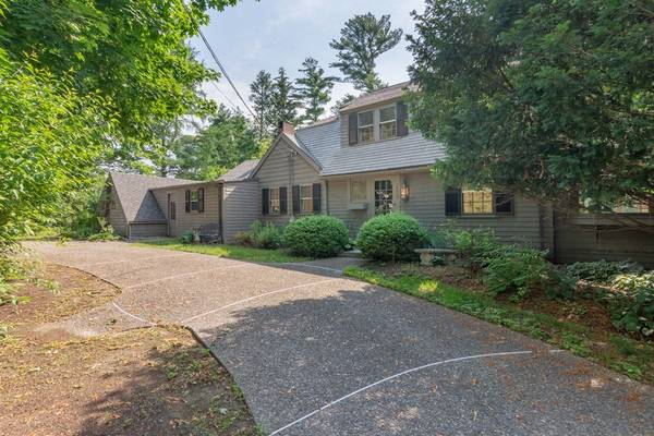 295 North Street, Medfield, MA 02052