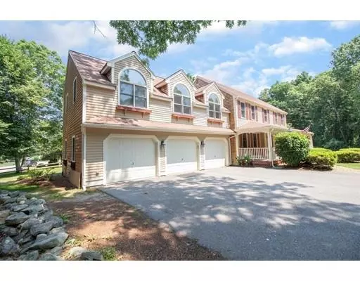 52 Captain Torrey Lane, Pembroke, MA 02359