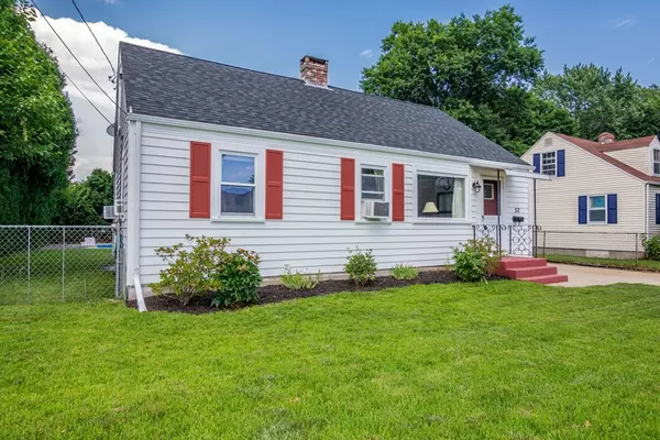 52 Alhambra Circle N, Agawam, MA 01001