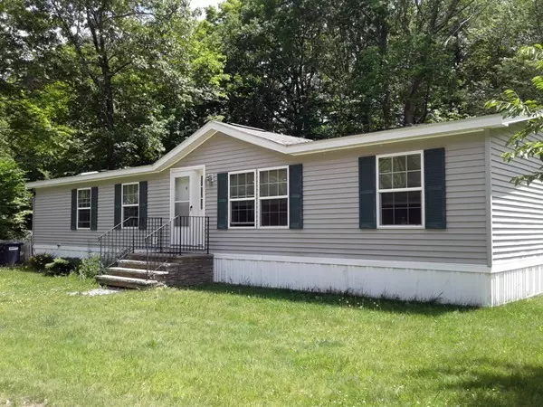 33 Spruce Rd, Danville, NH 03819