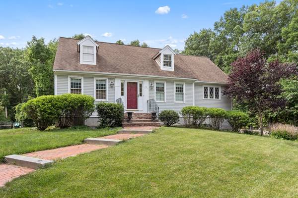 90 Nokomis Road, Hingham, MA 02043