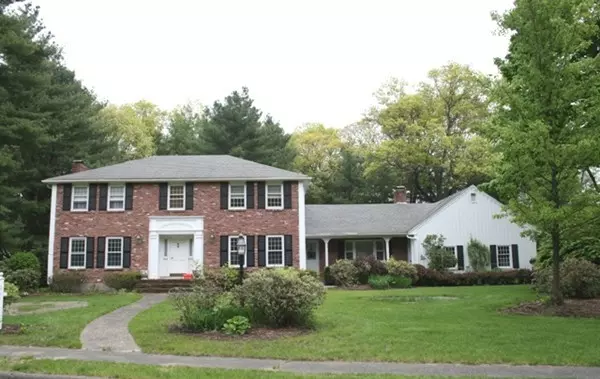 7 Mohawk Lane, Lynnfield, MA 01940