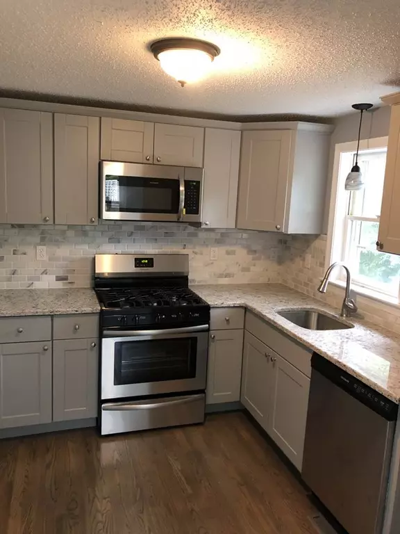 Mashpee, MA 02649,117 Sunset Strip