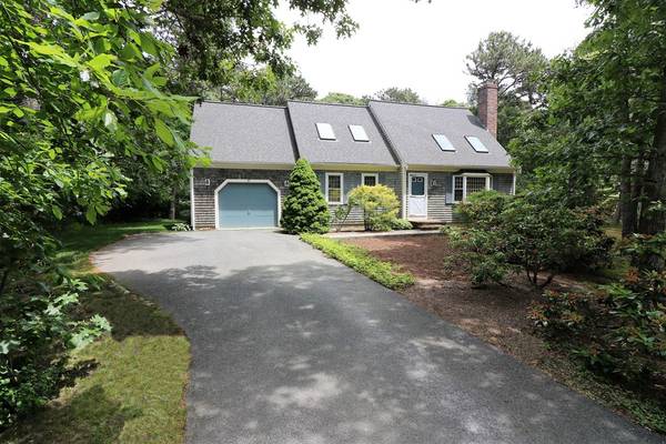 37 Bog Pond Rd, Brewster, MA 02631