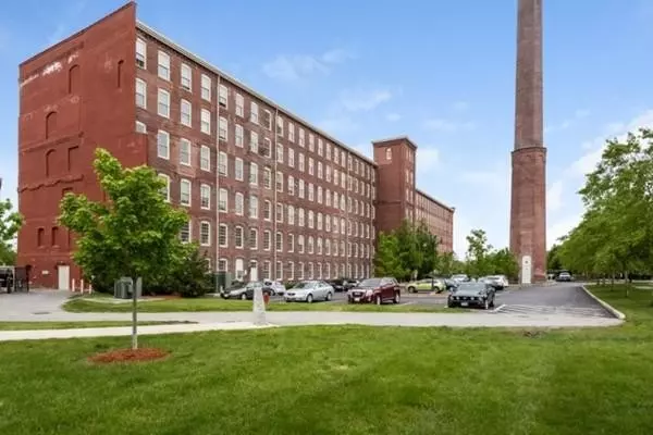 52 Lawrence Drive #503, Lowell, MA 01854