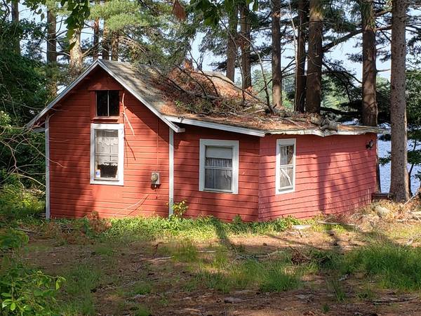 6 Point Of Pines Rd, Freetown, MA 02717