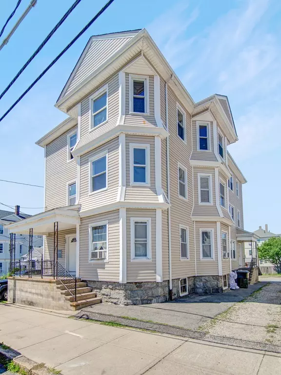 596 Slade St, Fall River, MA 02724