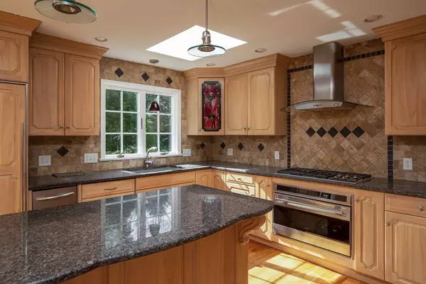 Upton, MA 01568,13 Plumbley Rd