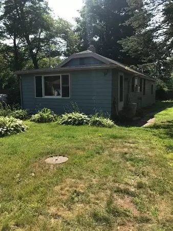 30 Mayflower Rd, Norton, MA 02766