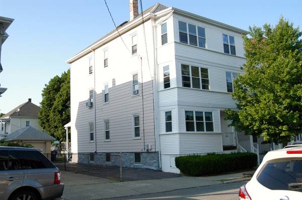 107 Perry Street, New Bedford, MA 02745