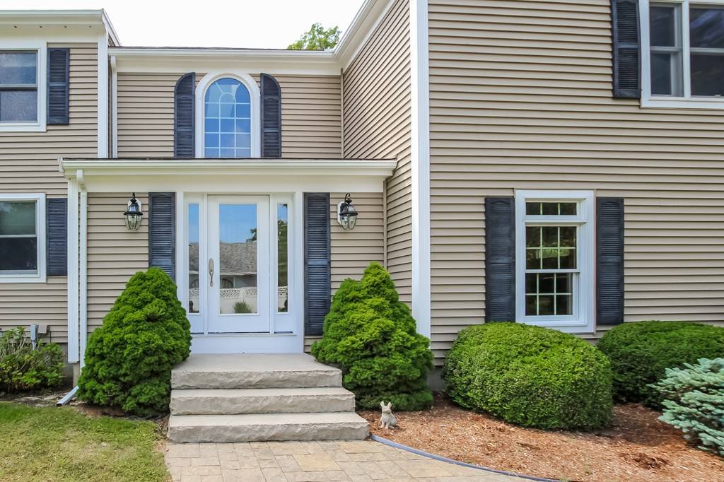 Falmouth, MA 02536,527 Currier Rd