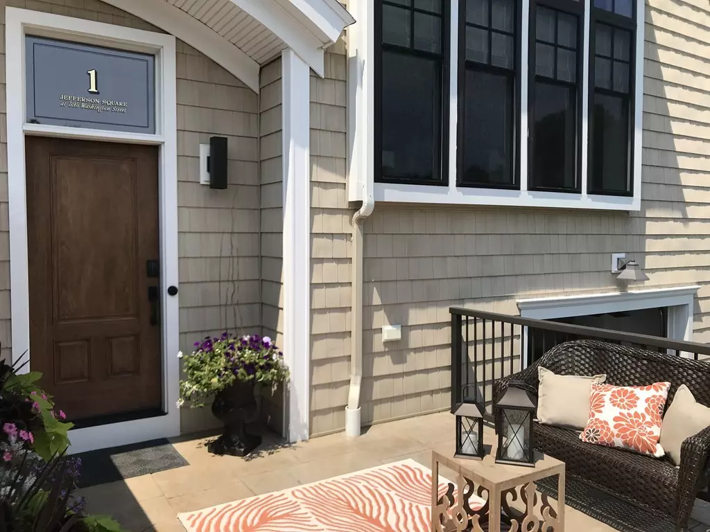 Pembroke, MA 02359,595 Washington St #1