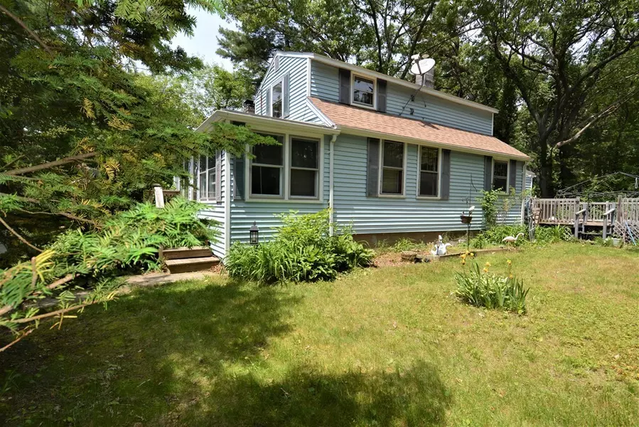 19 Dock Ln, Salisbury, MA 01952