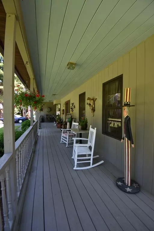 Southampton, MA 01073,22 Miller Ave