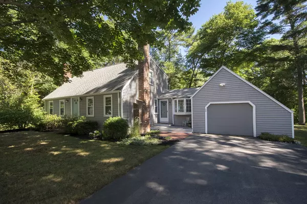 24 Chestnut Rd, Pembroke, MA 02359