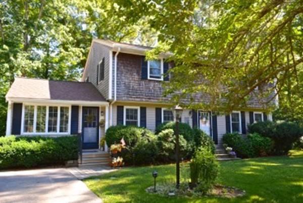 10 Coombs Rd, Rochester, MA 02770