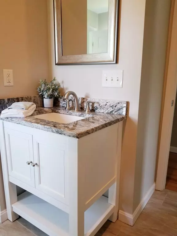 Somerset, MA 02726,344 Folsom