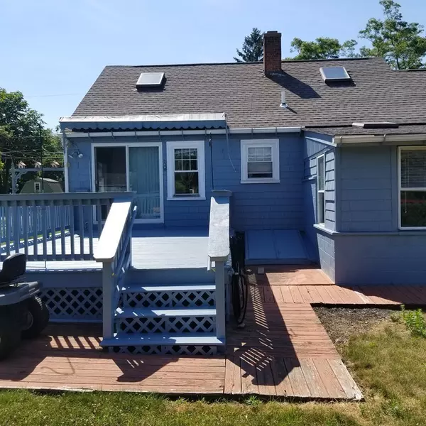 Swansea, MA 02777,376 Market St