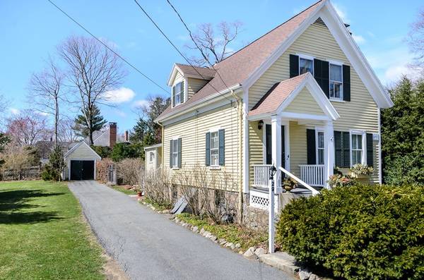 29 Cottage Street, Wellesley, MA 02482