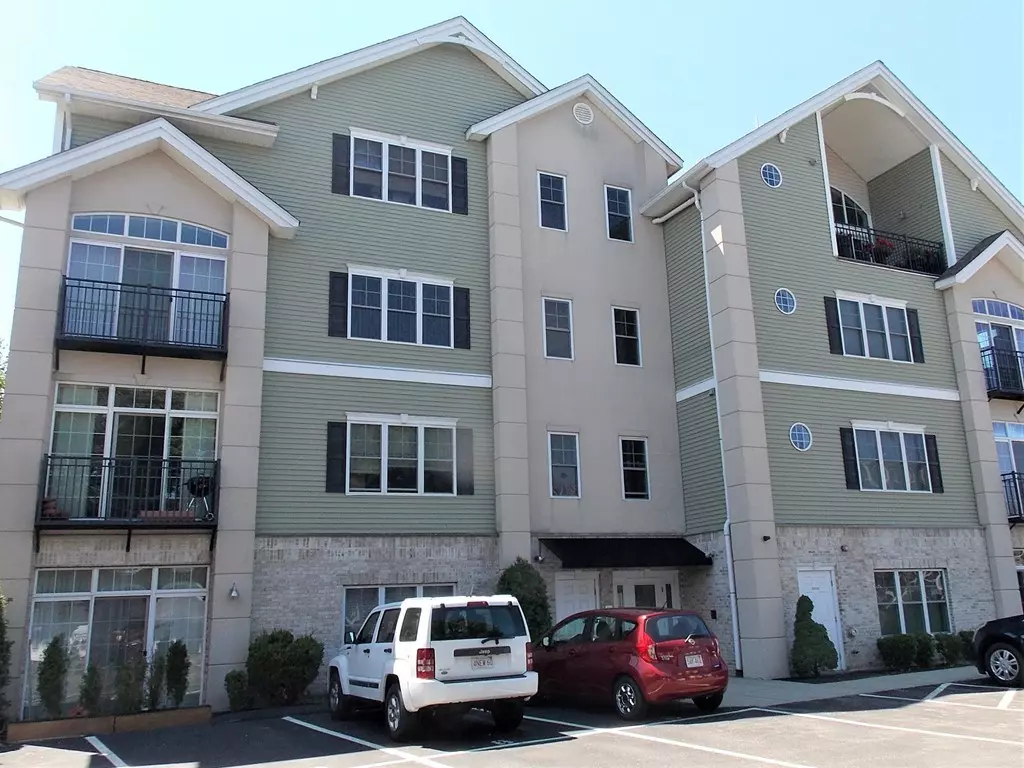 Mansfield, MA 02048,163 Rumford Ave #301
