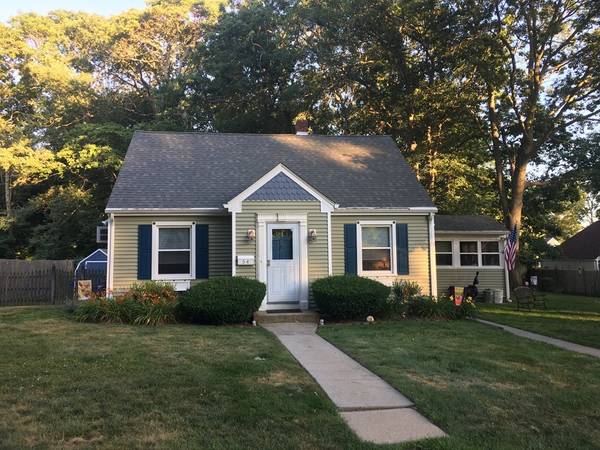 54 Bryant St, Dartmouth, MA 02747