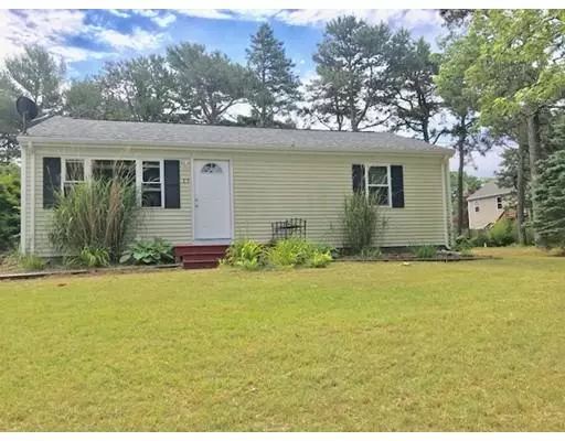 17 Leisure Ln, Wareham, MA 02538