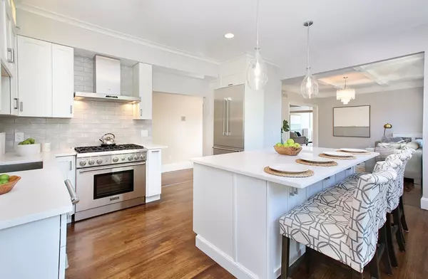 Brookline, MA 02446,104 Pleasant St #2