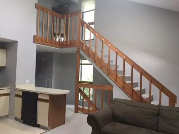 Grafton, MA 01536,2 Samuel Dr #2