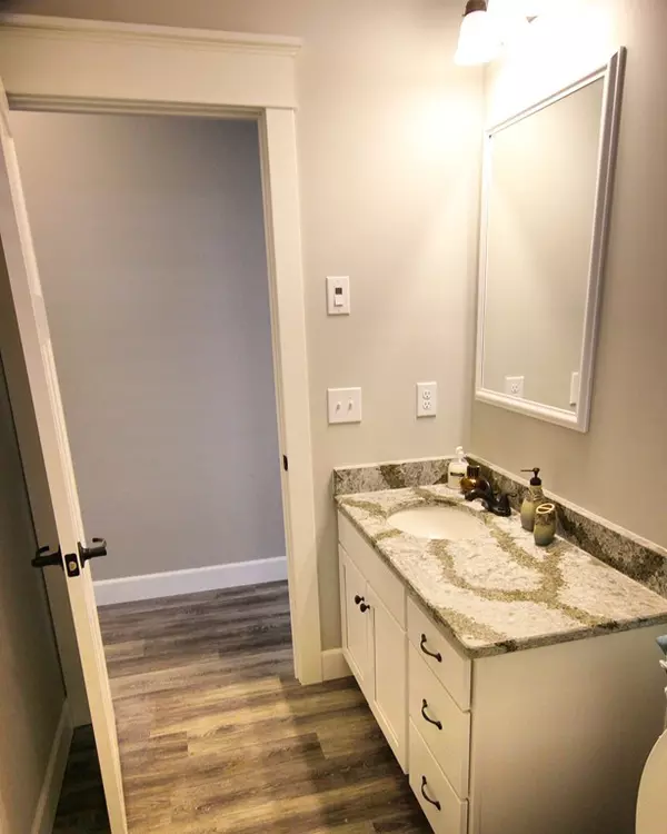 West Boylston, MA 01583,90 Sterling Street #L