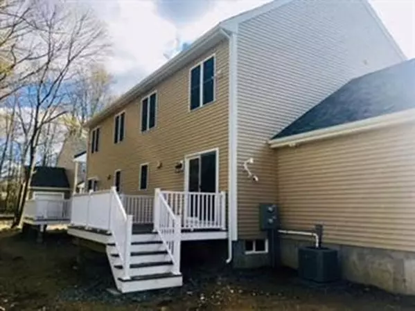 Taunton, MA 02780,125 Hart St. #3B