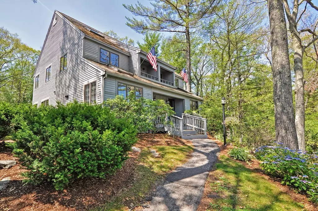 Gloucester, MA 01930,612 Essex Ave #3