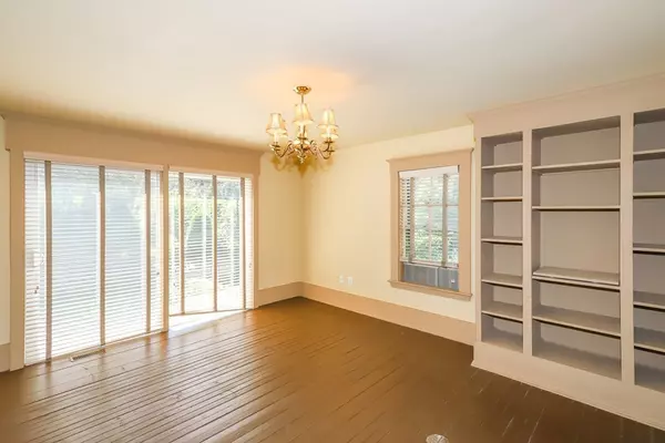 Gloucester, MA 01930,68 East Main Street