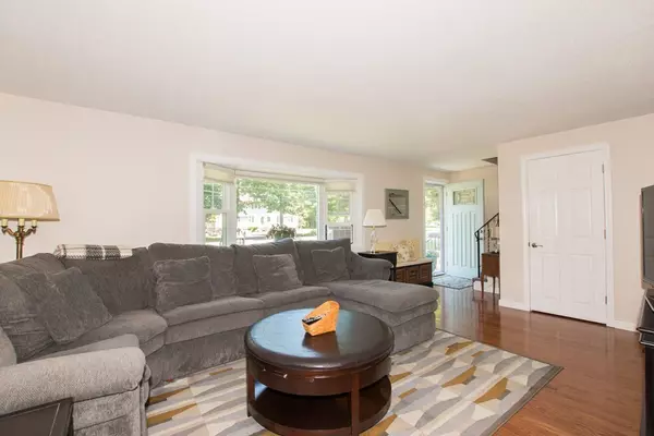 Mansfield, MA 02048,79-81 North St