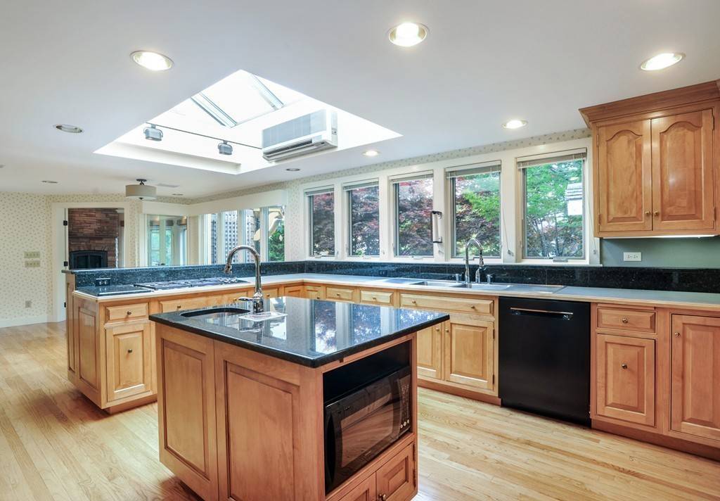 Duxbury, MA 02332,15 Bradford Road