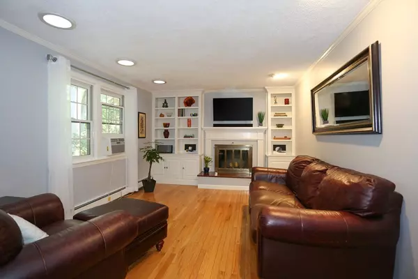 Framingham, MA 01701,2 Woodside Rd