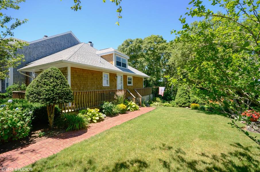 1 Harbor Hill #1, Bourne, MA 02532