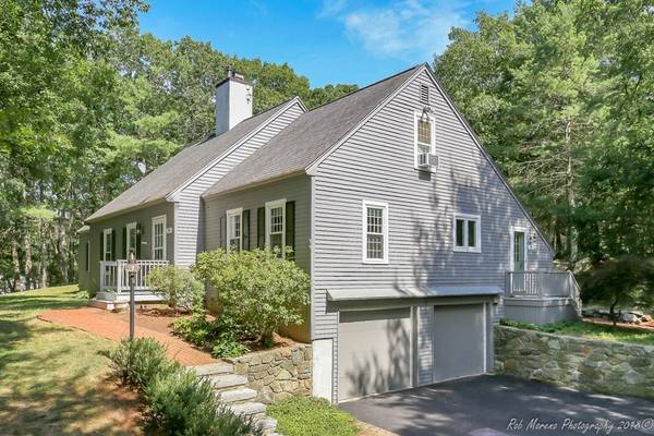 76 Granville Lane, North Andover, MA 01845