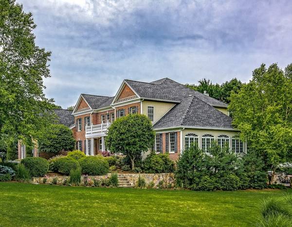 14 Overlook Rd, Hopkinton, MA 01748