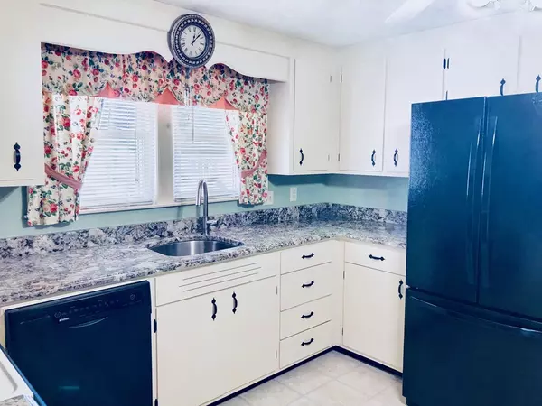 Peabody, MA 01960,19 Diane Rd